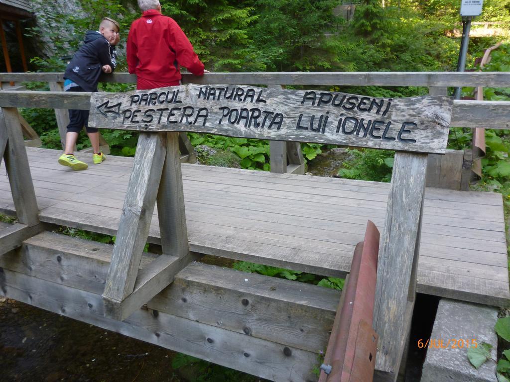 Cabana Suvenirurilor Scarisoara  Luaran gambar